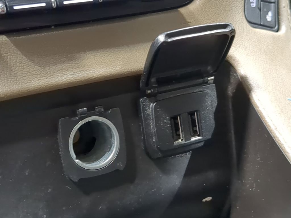 Thumbnail: 2015 GMC Yukon - 36