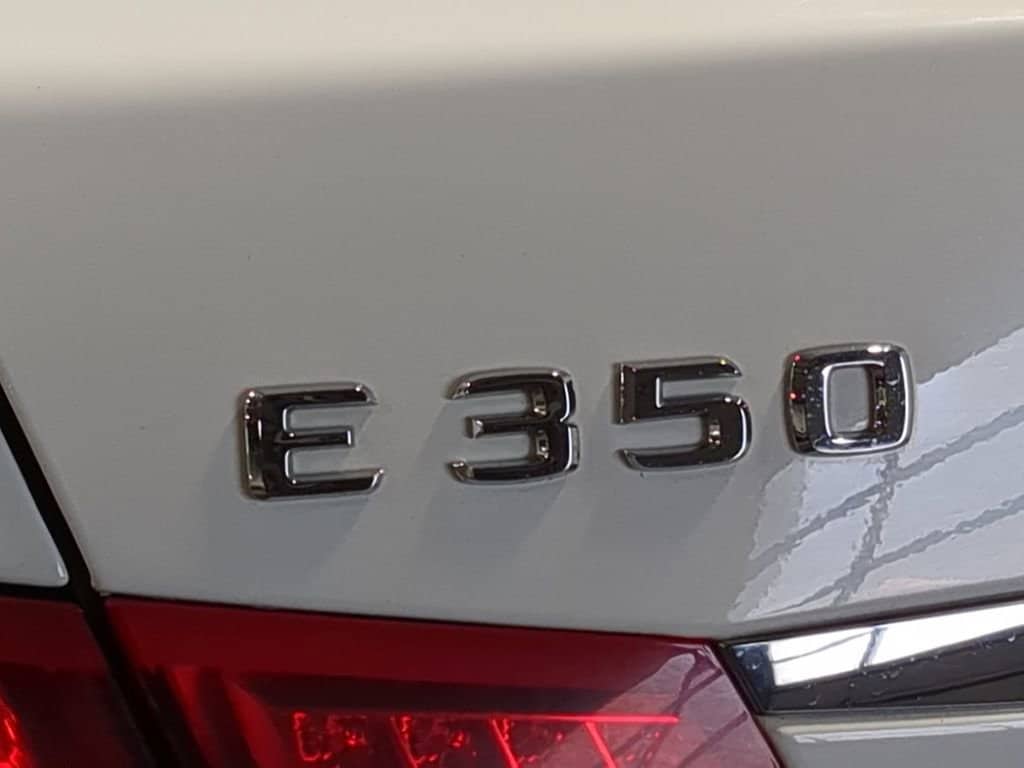 Thumbnail: 2011 Mercedes-Benz E-Class - 23