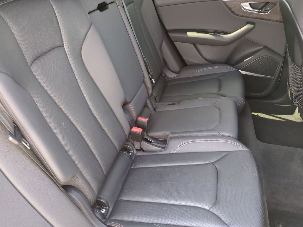 Thumbnail: 2019 Audi Q8 - 24