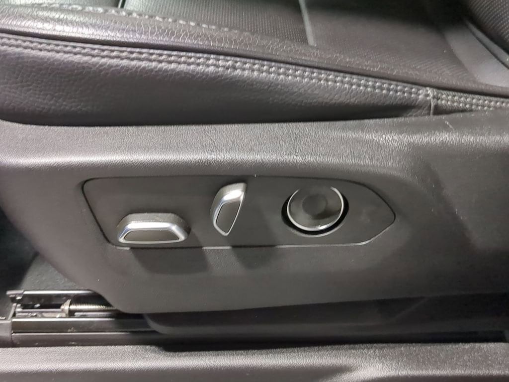 Thumbnail: 2024 GMC Yukon XL - 17