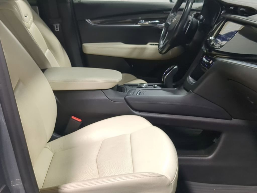 Thumbnail: 2021 Cadillac XT6 - 41