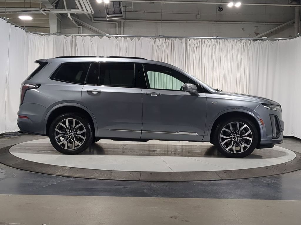 Thumbnail: 2021 Cadillac XT6 - 18