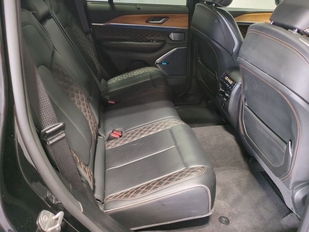 Thumbnail: 2022 Jeep Grand Cherokee - 23