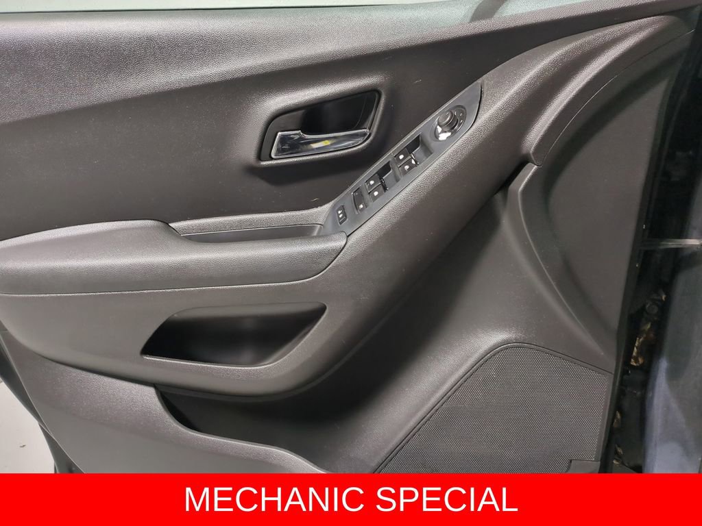 Thumbnail: 2018 Chevrolet Trax - 30