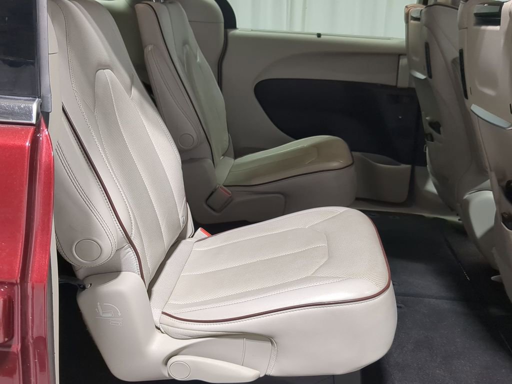 Thumbnail: 2017 Chrysler Pacifica - 35