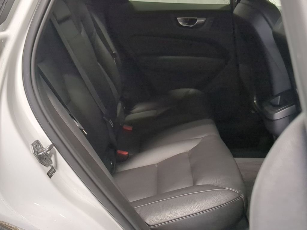 Thumbnail: 2020 Volvo XC60 - 27