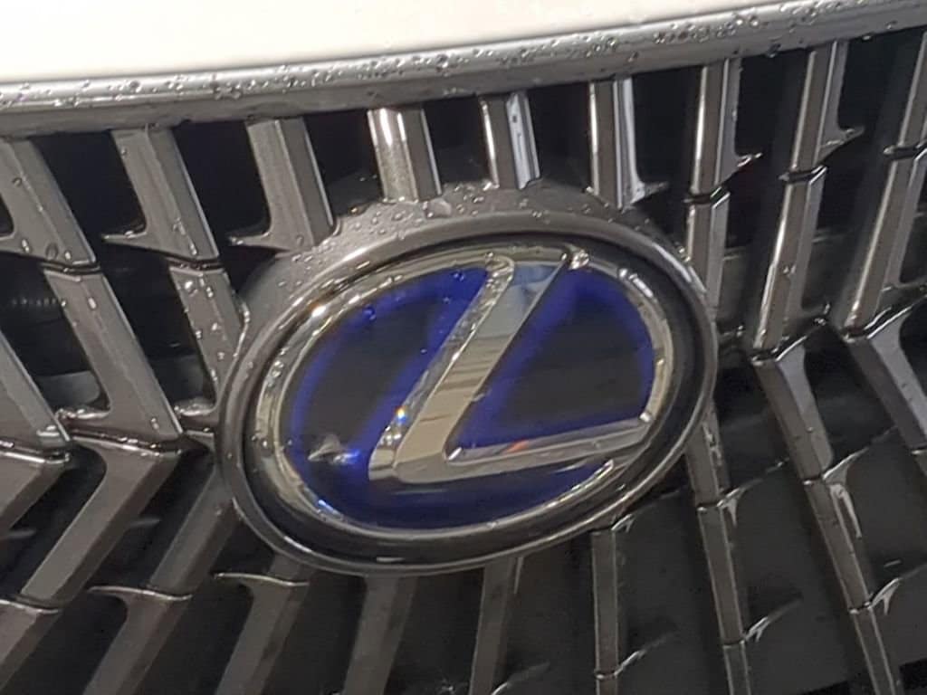Thumbnail: 2022 Lexus ES - 23