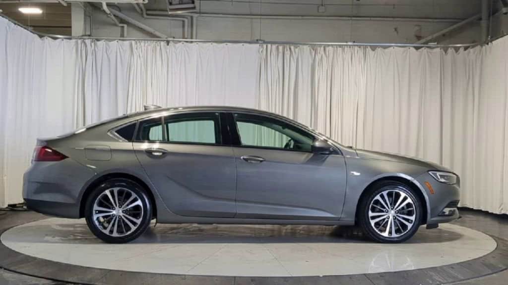 Thumbnail: 2018 Buick Regal - 11