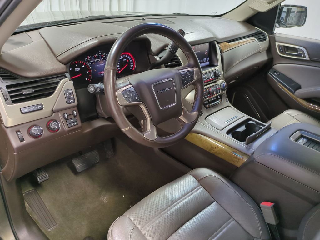 2016 GMC Yukon XL Denali 12