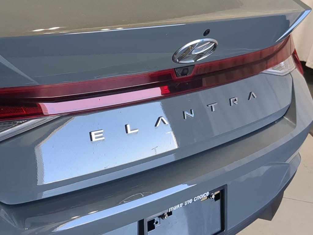 Thumbnail: 2021 Hyundai Elantra - 16