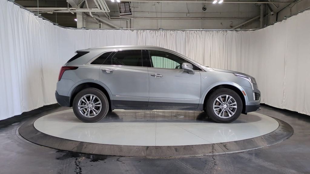Thumbnail: 2023 Cadillac XT5 - 9