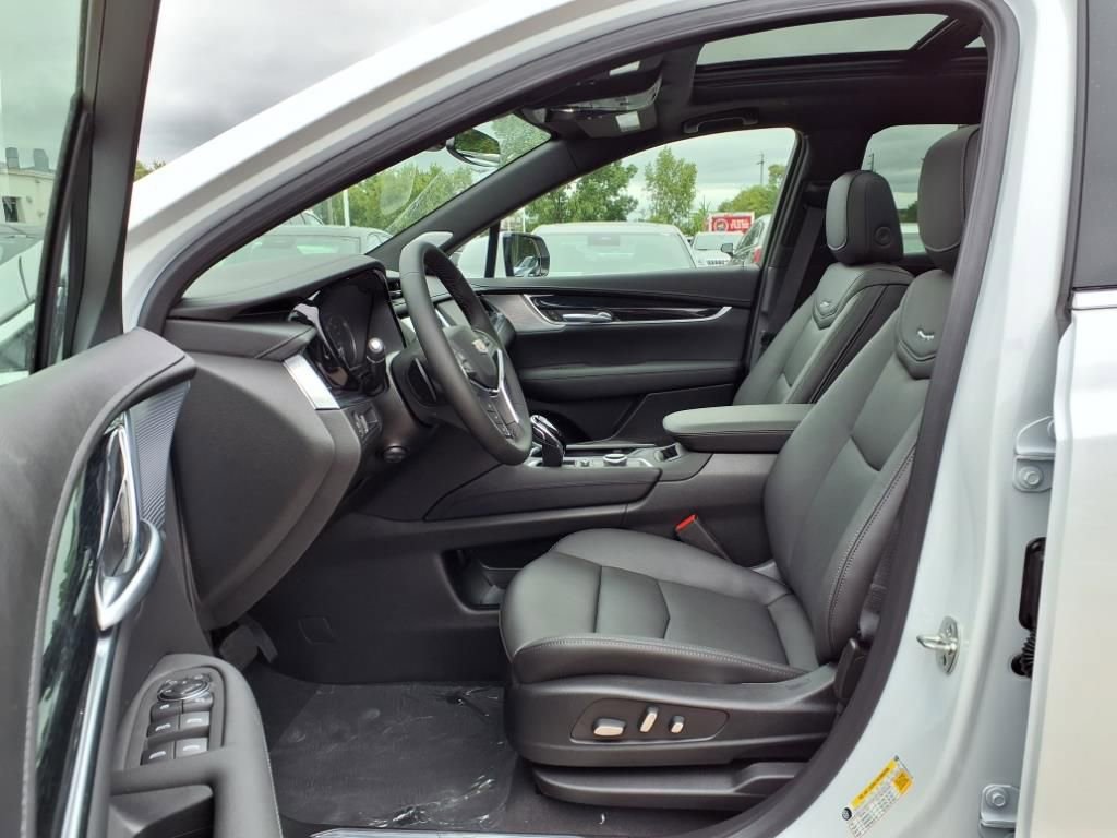 Thumbnail: 2025 Cadillac XT5 - 14