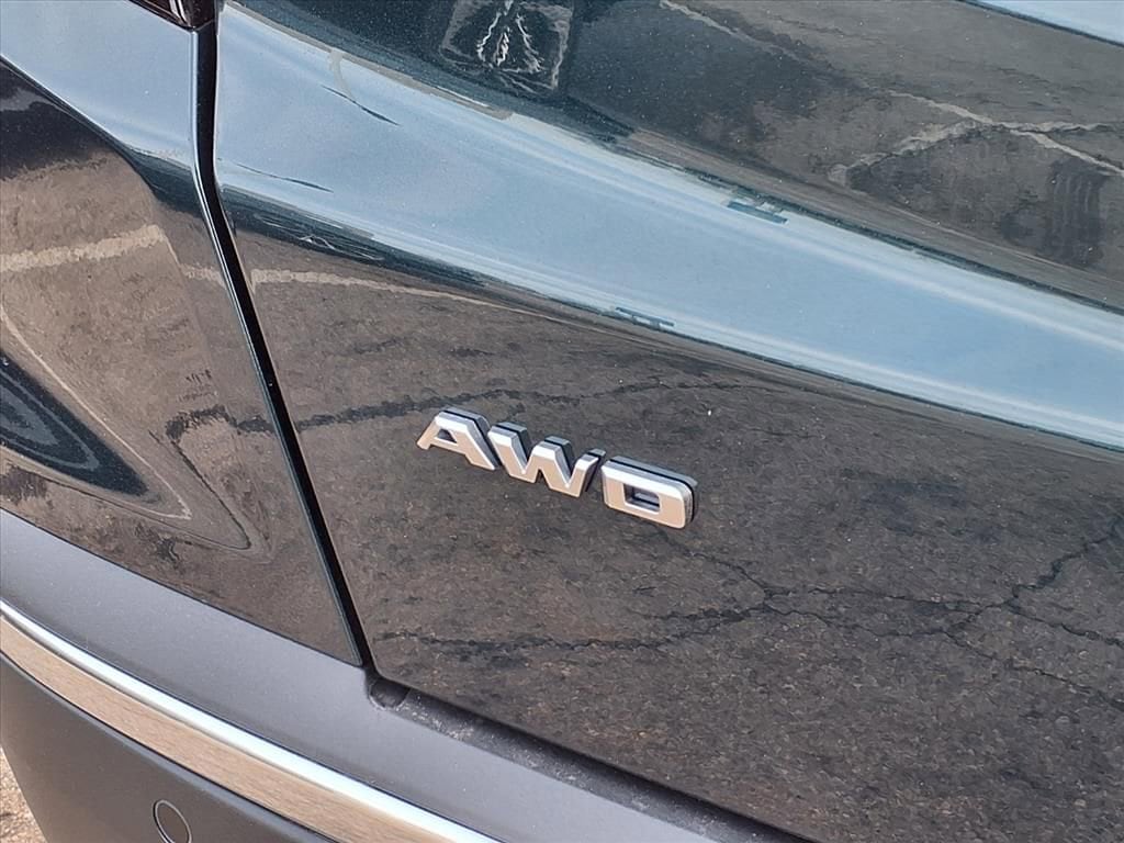 Thumbnail: 2026 Cadillac XT5 - 8