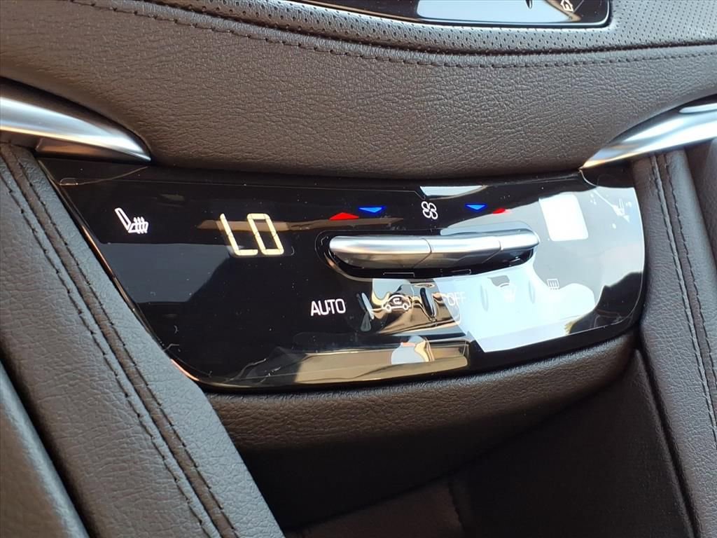 Thumbnail: 2025 Cadillac XT5 - 23