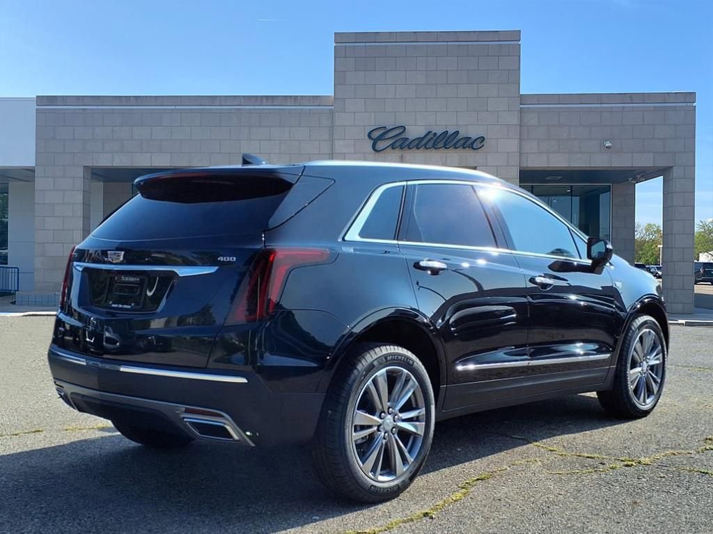 2025 Cadillac XT5 Premium Luxury photo 3