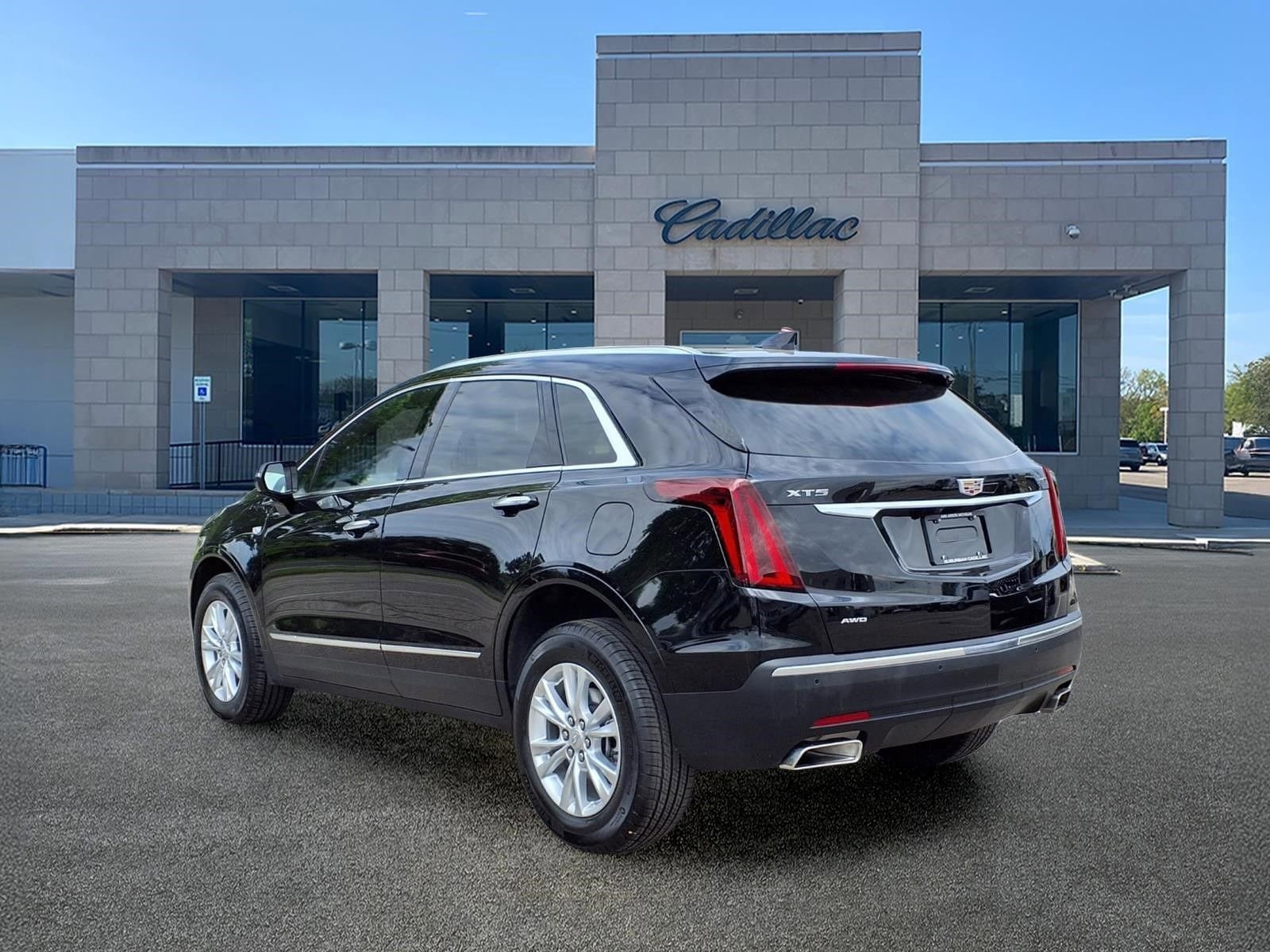 Thumbnail: 2026 Cadillac XT5 - 6