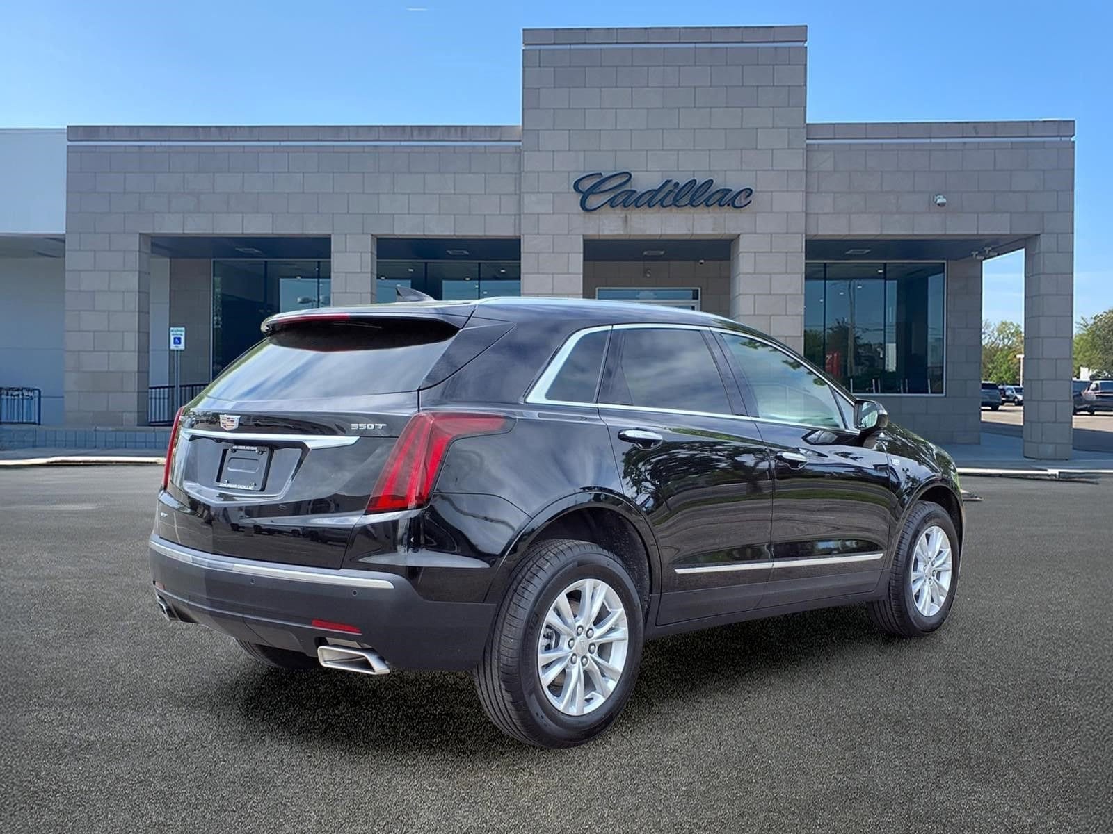 Thumbnail: 2026 Cadillac XT5 - 4