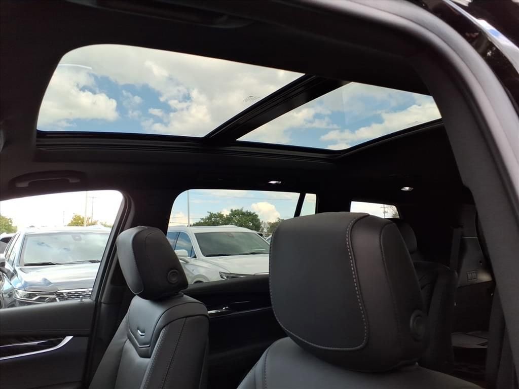 Thumbnail: 2025 Cadillac XT6 - 14