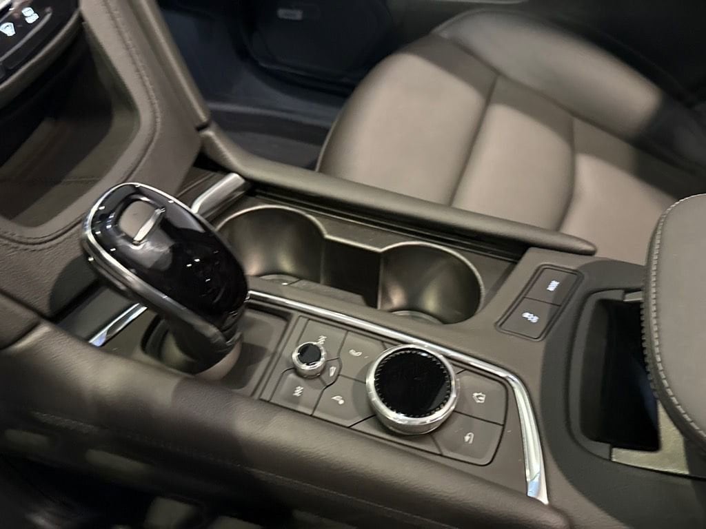 Thumbnail: 2025 Cadillac XT6 - 15