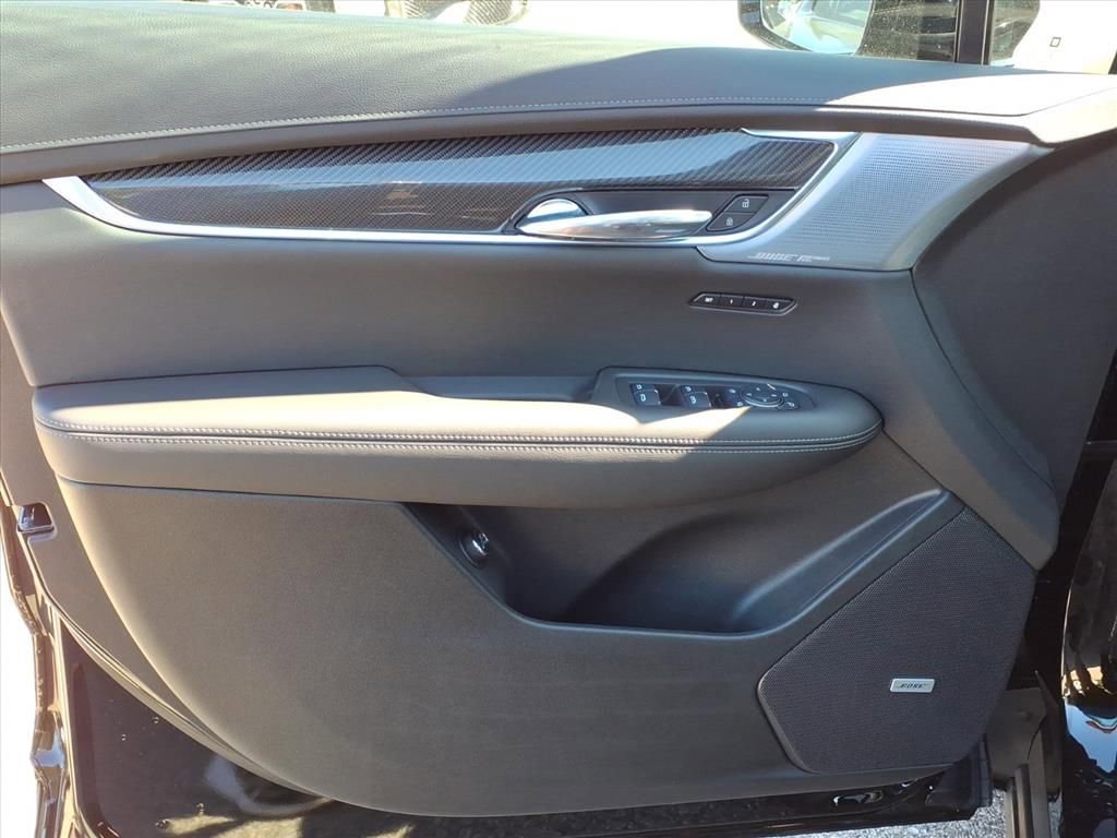 Thumbnail: 2025 Cadillac XT6 - 13