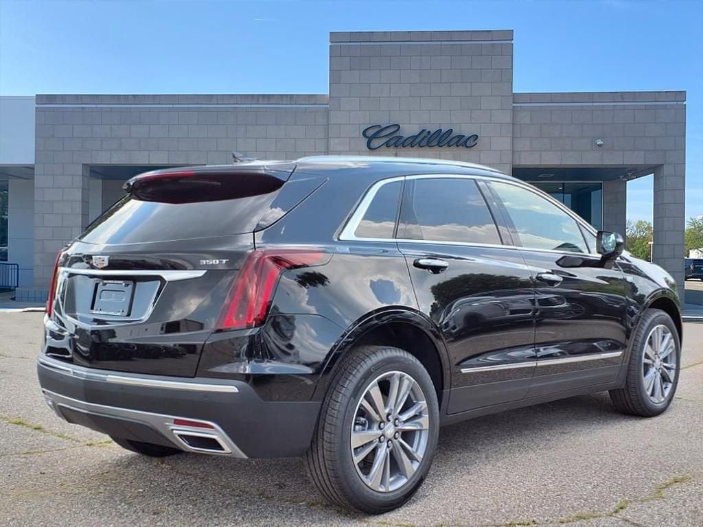 Thumbnail: 2025 Cadillac XT5 - 4