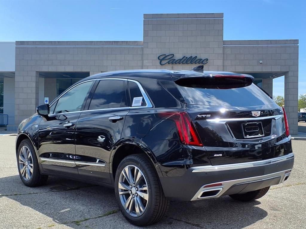 Thumbnail: 2025 Cadillac XT5 - 6