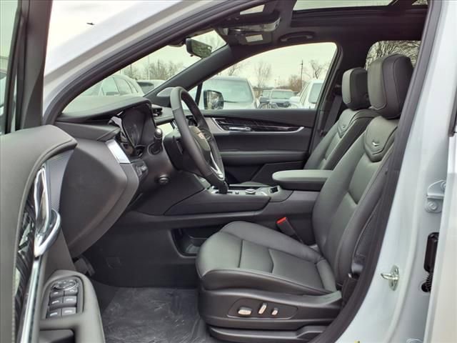 Thumbnail: 2025 Cadillac XT6 - 13