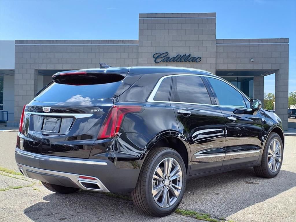 Thumbnail: 2025 Cadillac XT5 - 4