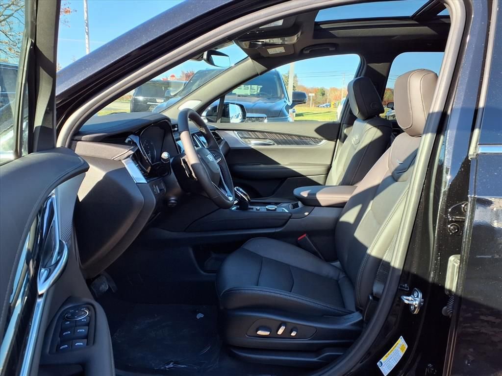 Thumbnail: 2025 Cadillac XT6 - 14