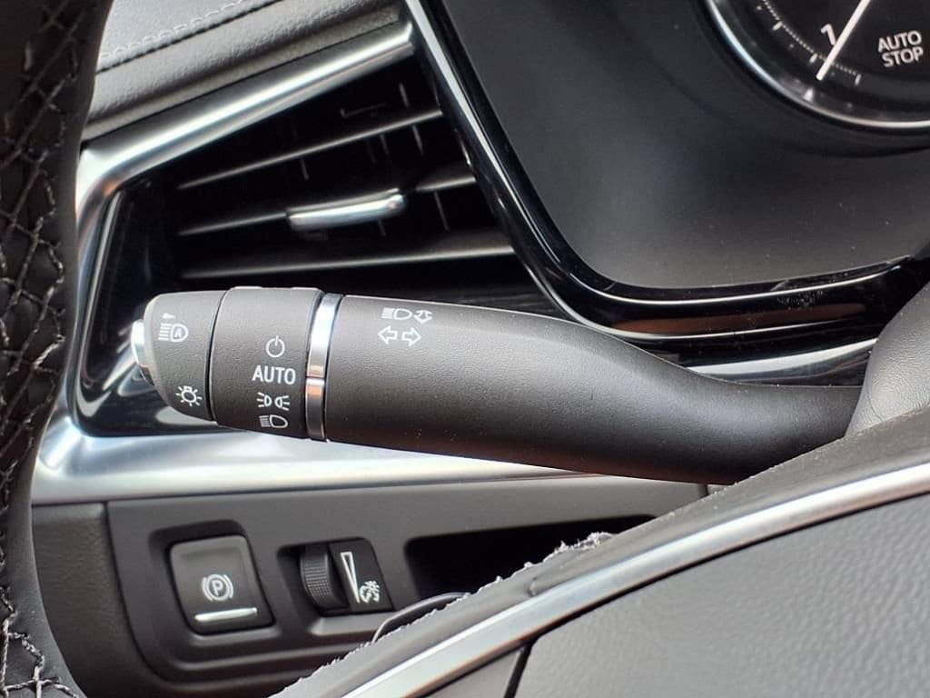 Thumbnail: 2025 Cadillac XT5 - 18