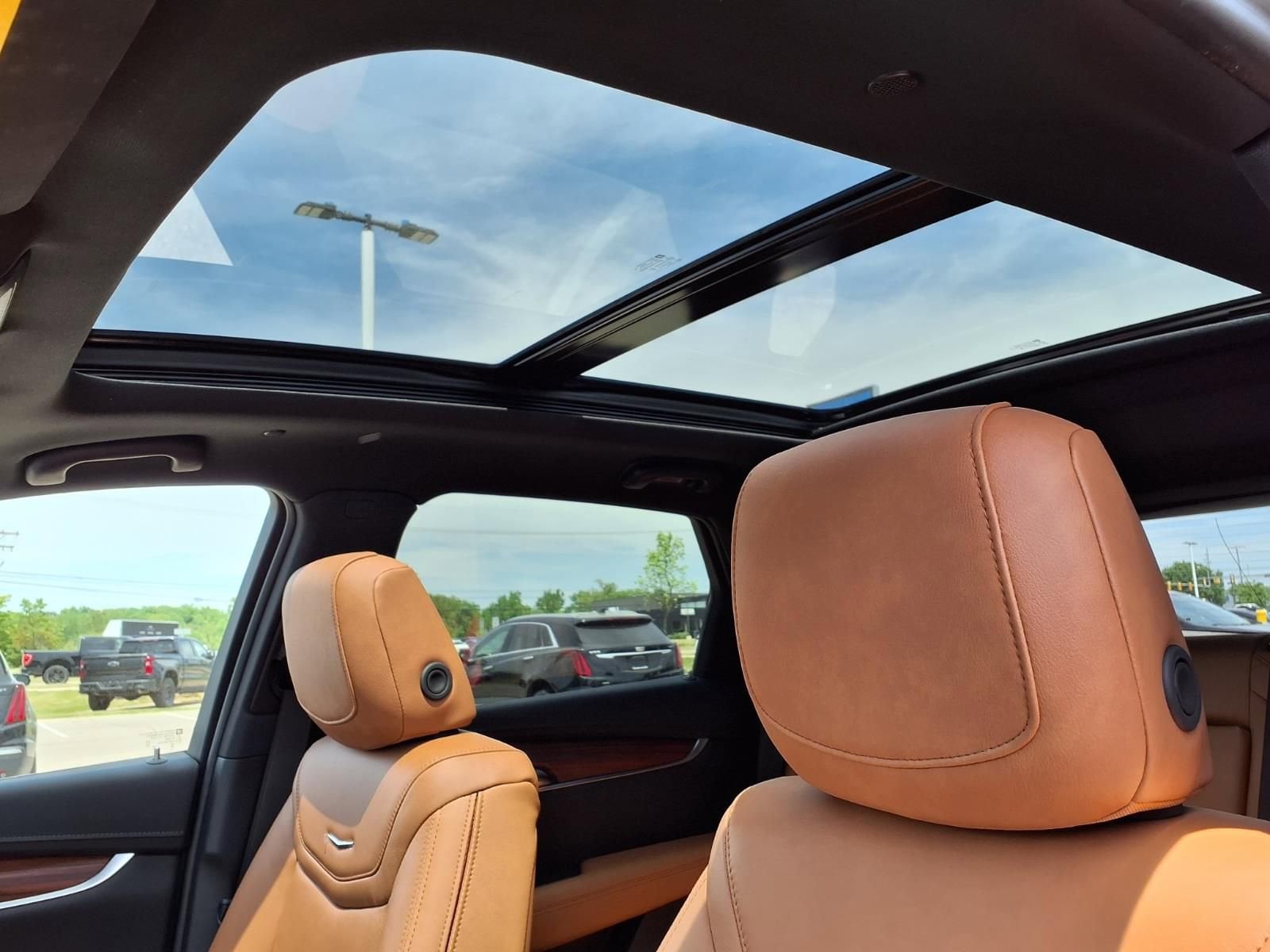 Thumbnail: 2026 Cadillac XT5 - 14