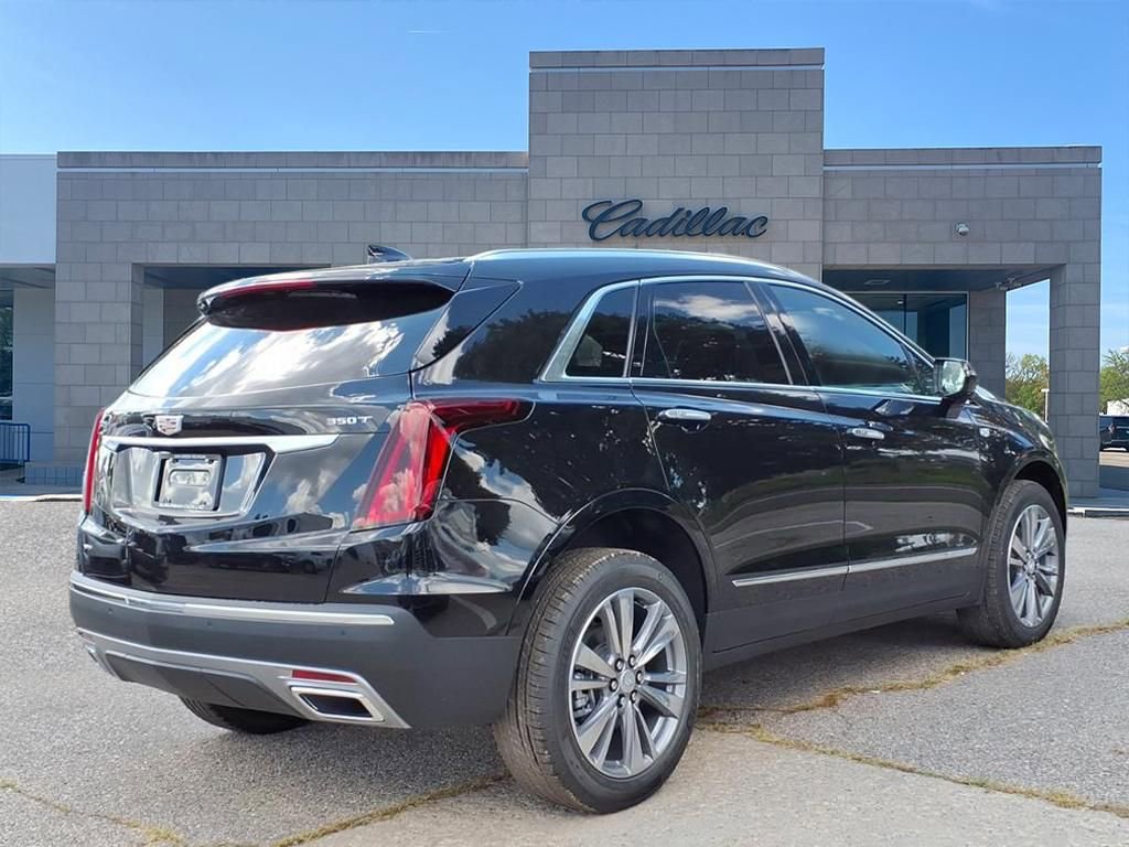 Thumbnail: 2025 Cadillac XT5 - 4