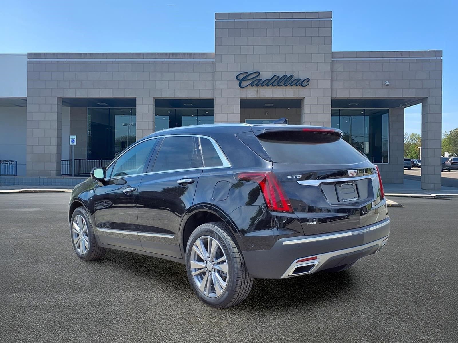 Thumbnail: 2026 Cadillac XT5 - 6