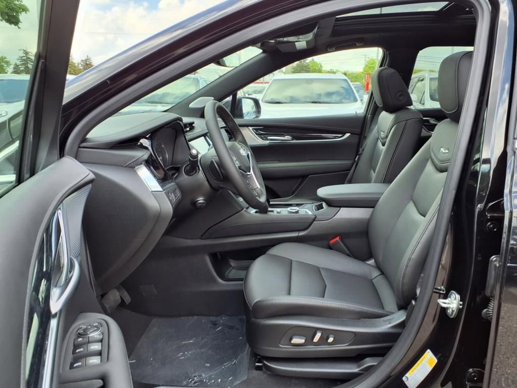 Thumbnail: 2025 Cadillac XT5 - 13