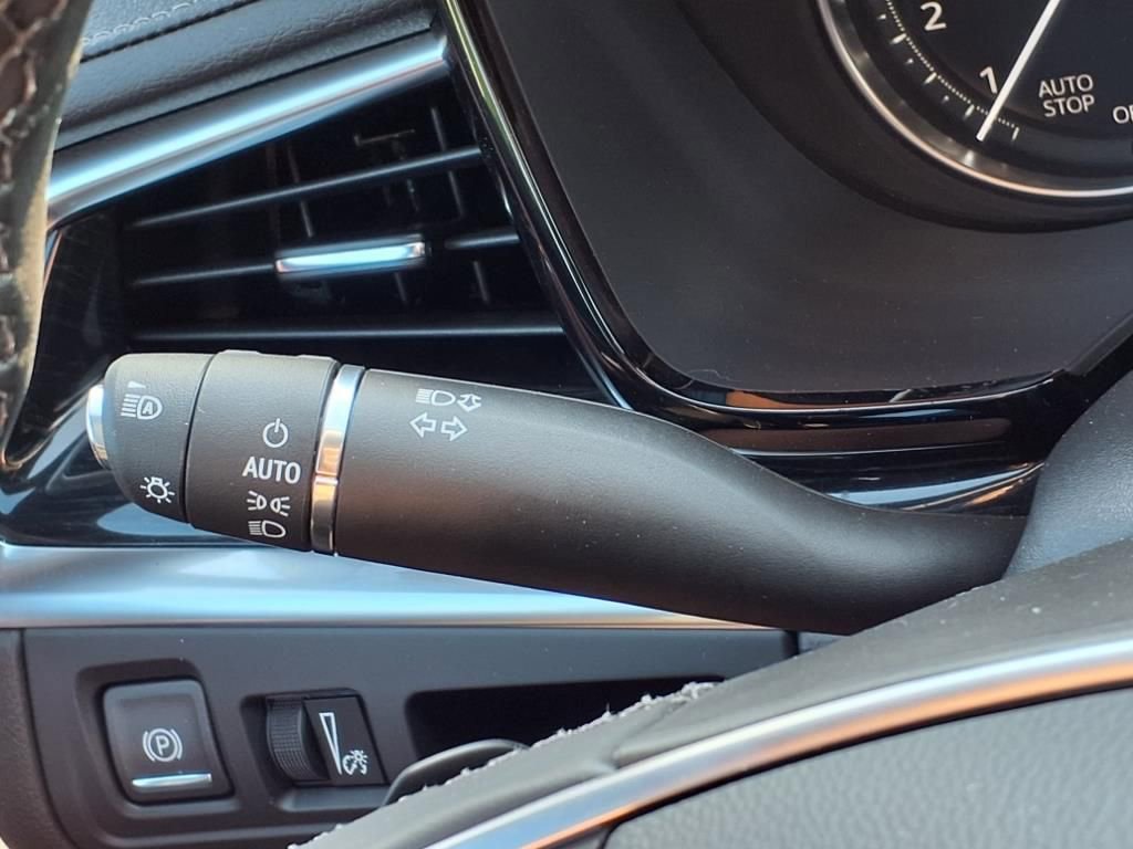 Thumbnail: 2025 Cadillac XT5 - 18