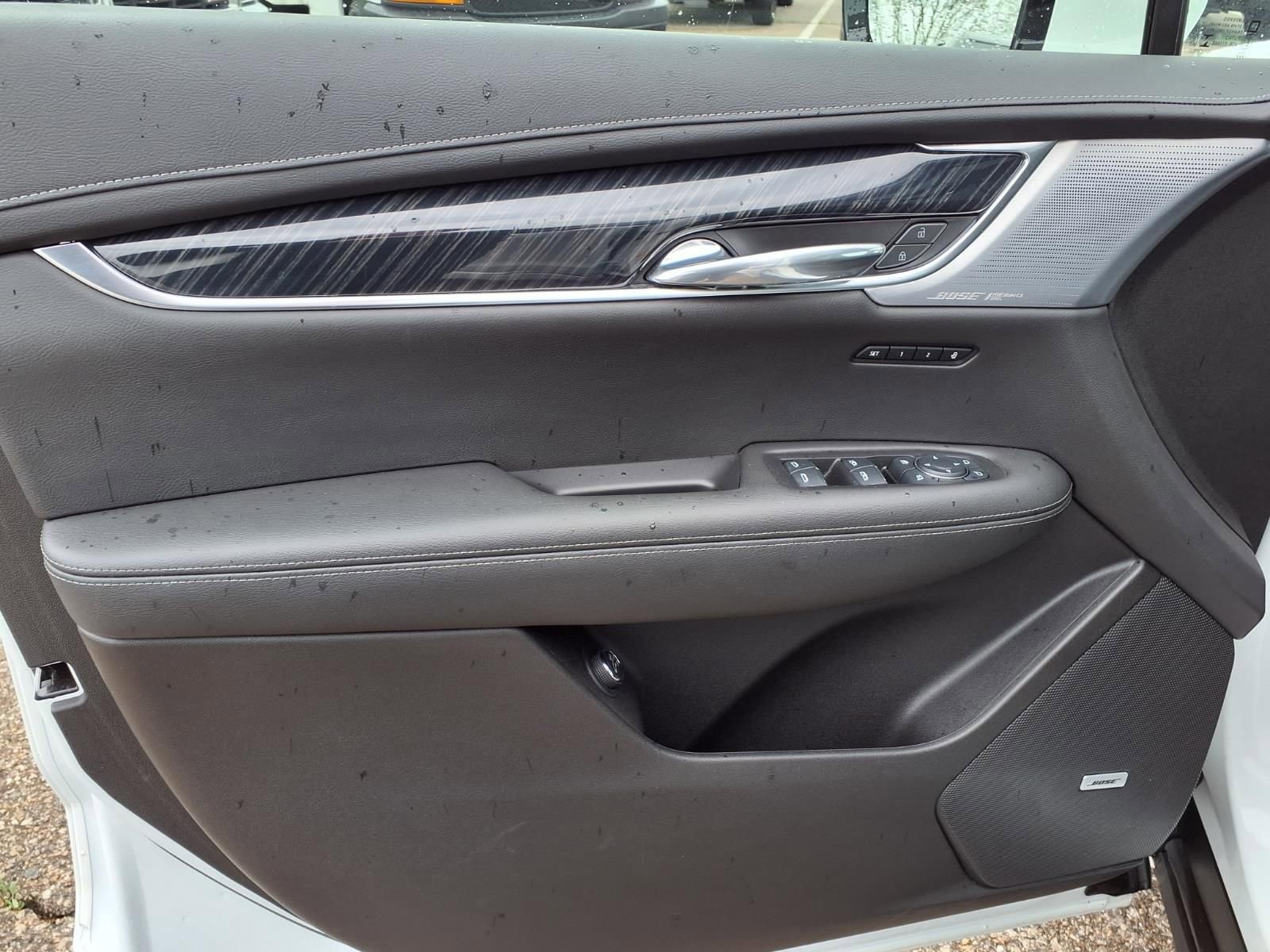 Thumbnail: 2023 Cadillac XT6 - 13
