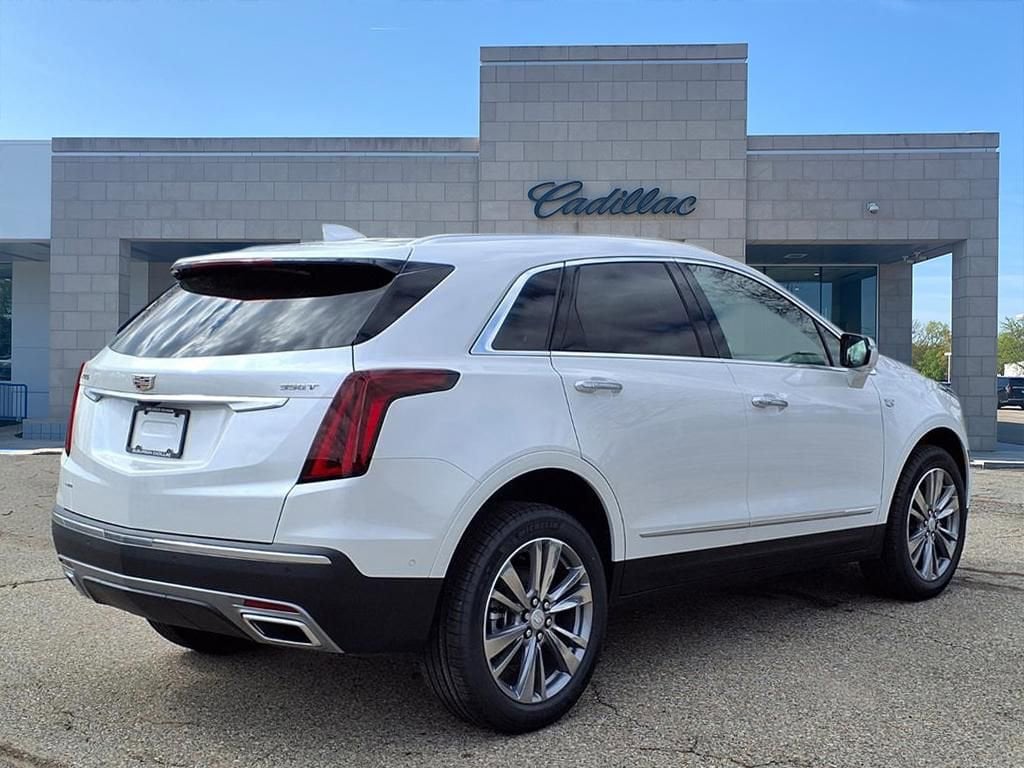 Thumbnail: 2026 Cadillac XT5 - 4
