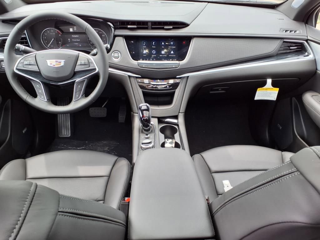 Thumbnail: 2025 Cadillac XT5 - 8