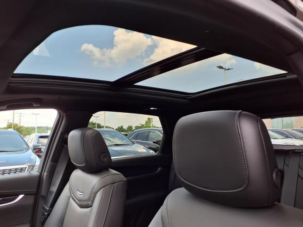 Thumbnail: 2025 Cadillac XT5 - 15