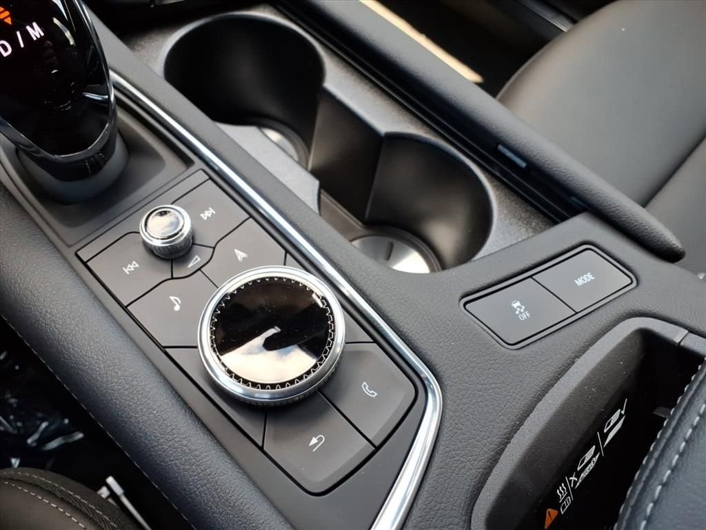 Thumbnail: 2025 Cadillac XT5 - 21