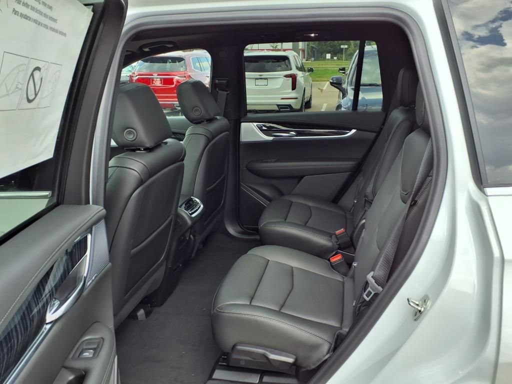 Thumbnail: 2025 Cadillac XT6 - 8