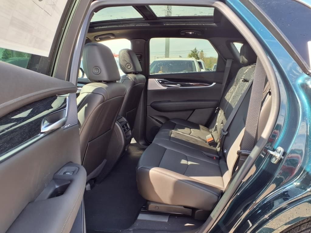 Thumbnail: 2025 Cadillac XT5 - 10