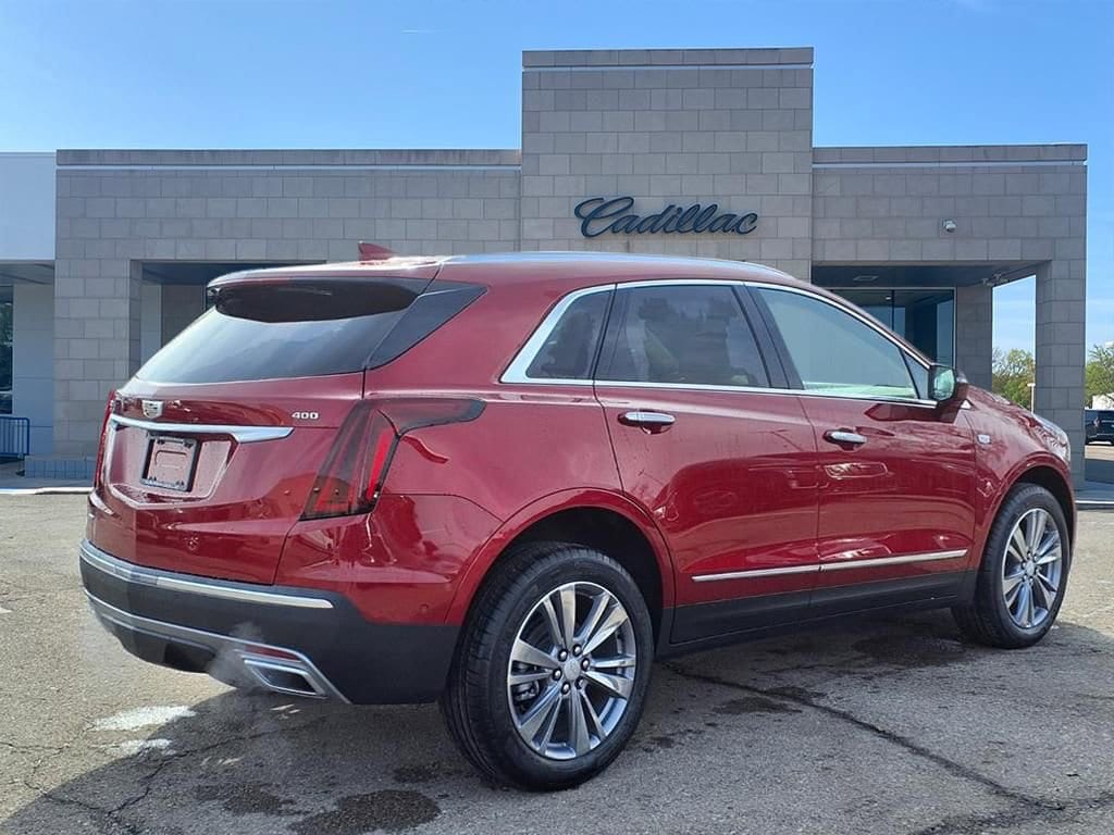 Thumbnail: 2026 Cadillac XT5 - 4