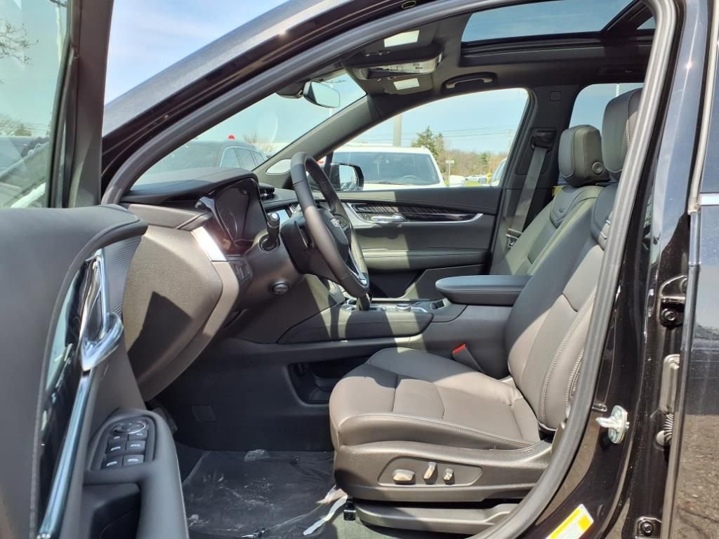 Thumbnail: 2025 Cadillac XT6 - 13