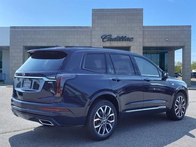 2025 Cadillac XT6 Sport 4