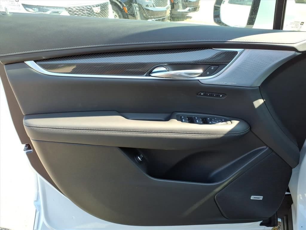 Thumbnail: 2025 Cadillac XT6 - 11