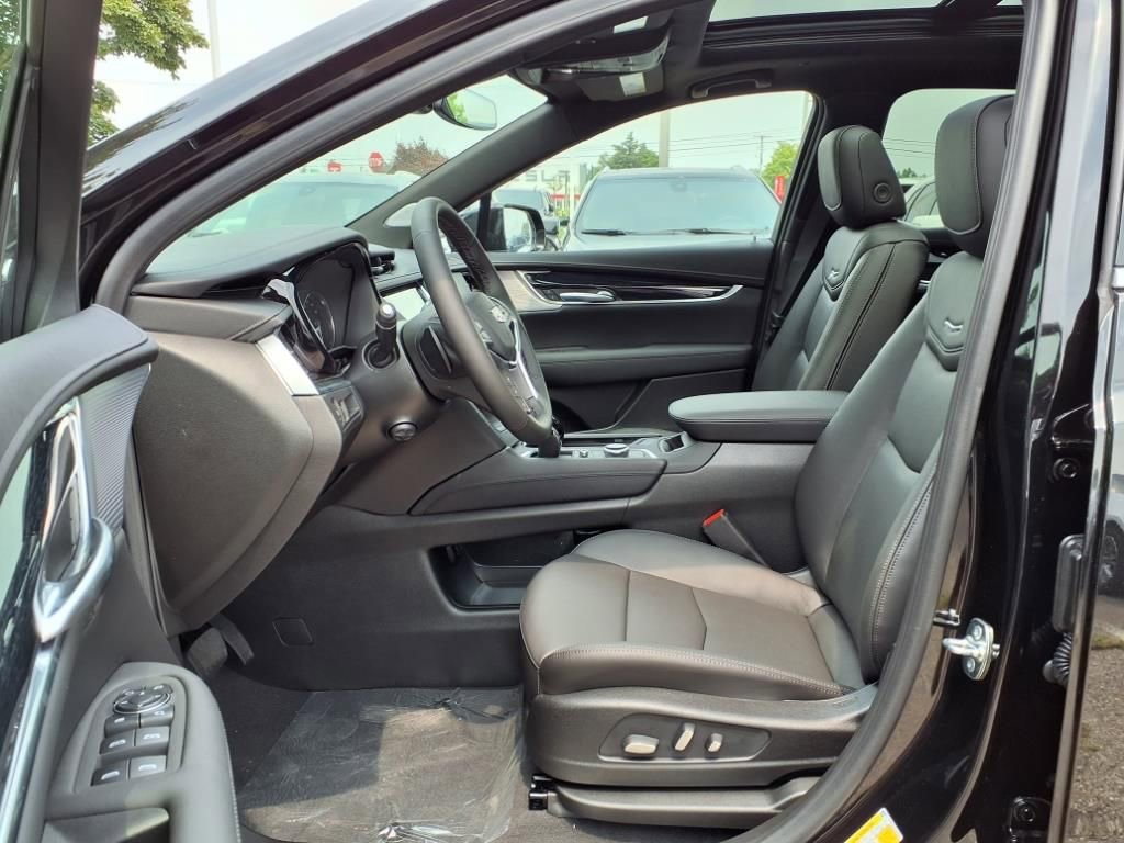 Thumbnail: 2025 Cadillac XT5 - 14