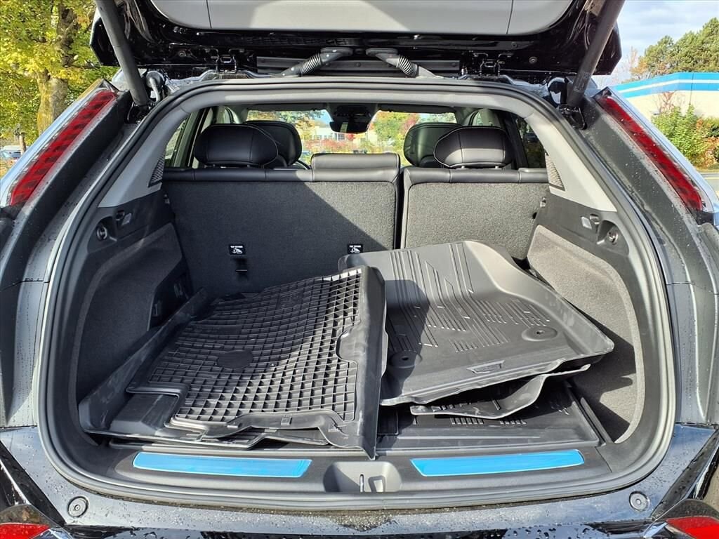 Thumbnail: 2026 Cadillac Optiq - 9