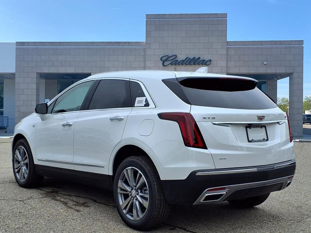 Thumbnail: 2025 Cadillac XT5 - 6