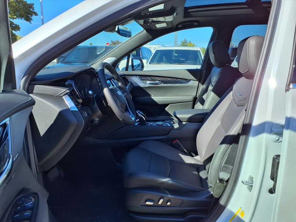 Thumbnail: 2025 Cadillac XT6 - 13